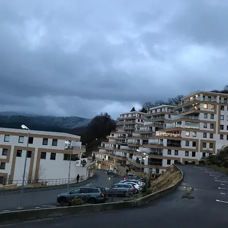 White Season Apartment