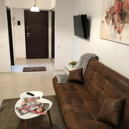 White Season Apartment