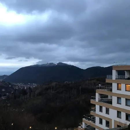 White Season Apartment