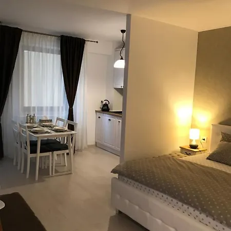 White Season Apartment