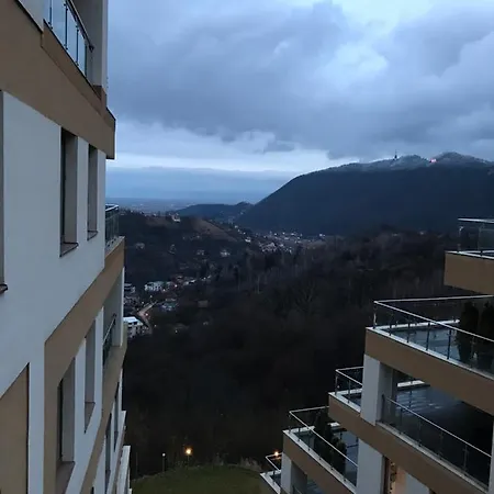 White Season Apartment